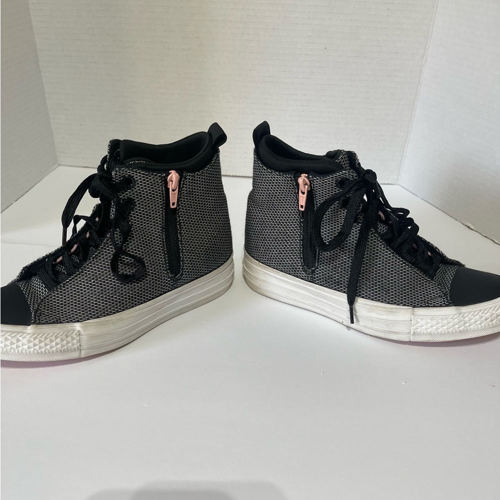 Converse Chuck Taylor woman’s All Star Selene high top sneaker size 6 - Picture 5 of 12